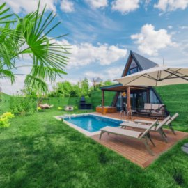 Sapanca Göl Manzaralı Bungalov Kiralama | 2+1, Isıtmalı Havuz, Jakuzi