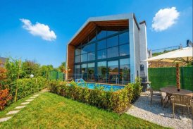 Sapanca İlmiye 6 Kişilik Şömineli Lüks Bungalov, Göl Manzaralı