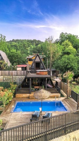 Sapanca Bungalov 2+1 Göl Manzaralı - Isıtmalı Havuzlu - Jakuzili - 5 Kişilik