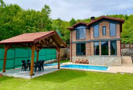 Sapanca 6 Kişilik Taş Ev 2+1 Özel Isıtma Havuzlu - Şömineli - Jakuzili - Doğa Manzaralı