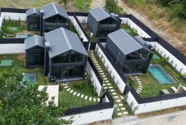 Sapanca/Akçay da 2+1 Bungalov - Isıtma Havuzlu - Şömineli - Korunaklı