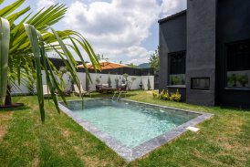 Sapanca da 2+1 Bungalov - Isıtma Havuzlu - Şömineli - Korunaklı - 6 Kişilik