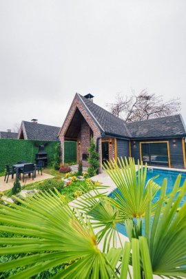 Sapanca 4 Kişilik Isıtma Havuzlu - Şömineli - Korunaklı Bungalov