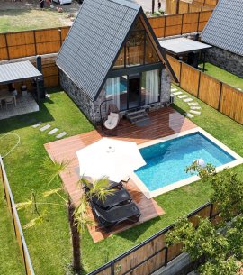 Kartepe Taş Bungalov - Isıtmalı Havuz - Kamelya ve Barbekü