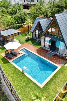 Kartepe Taş Bungalov - Isıtmalı Havuz - Kamelya ve Barbekü - Yerden Isıtmalı