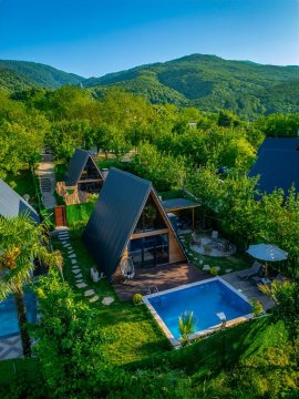 Sakarya Sapanca’da Bungalov, 2+1 Isıtmalı Havuzlu, Şömineli ve Korunaklı 5 Kişilik