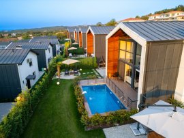 Sapanca 7 Kişilik Süper Lüks Bungalov, Göl Manzaralı, Korunaklı, Jakuzili Süit (Kral Dairesi Bungalov)