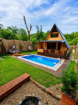 Sapanca Tam Korunaklı, Özel Isıtmalı Havuzlu ve Jakuzili 2+1 Bungalov
