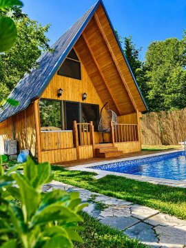 Sapanca Fevziye Tam Korunaklı Bungalov - Özel Isıtmalı Havuzlu ve Jakuzi