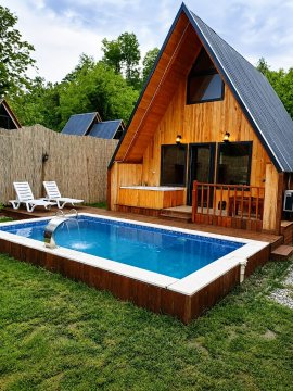 Sapanca Doğa İçinde, Tam Korunaklı, Isıtmalı Özel Havuzlu 1+1 Bungalov